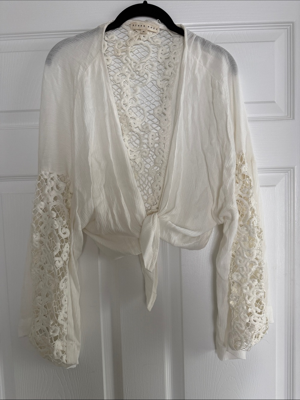 Blush Noir Crochet Lace Bell Sleeve Kimono Top Size Medium